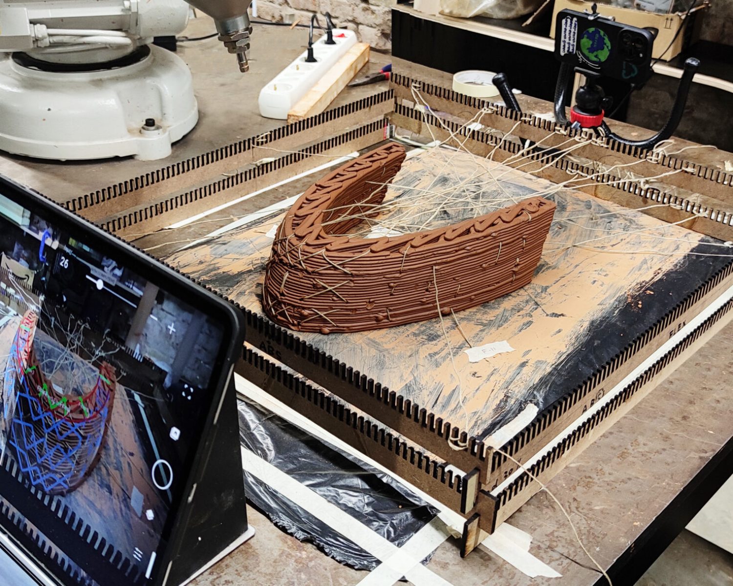 Fiber reinforcement in 3D printing clay